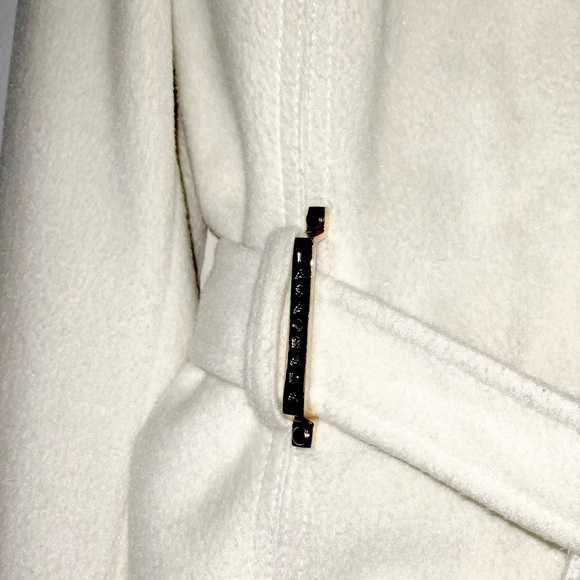 White European coat​ - Picture 3 of 13